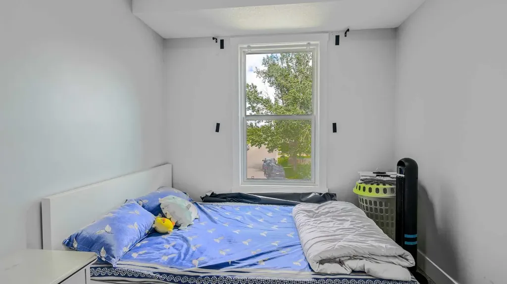164 Castlegreen Close NE Calgary AB T3J1Y6