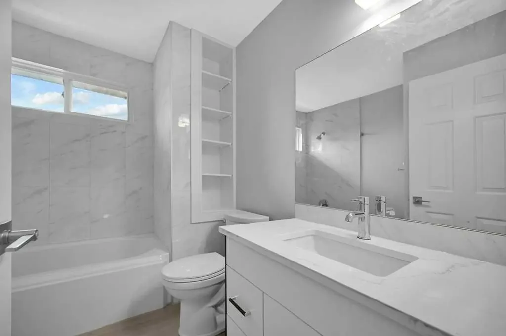 164 Castlegreen Close NE Calgary AB T3J1Y6