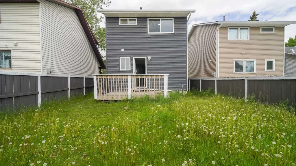 164 Castlegreen Close NE Calgary AB T3J1Y6