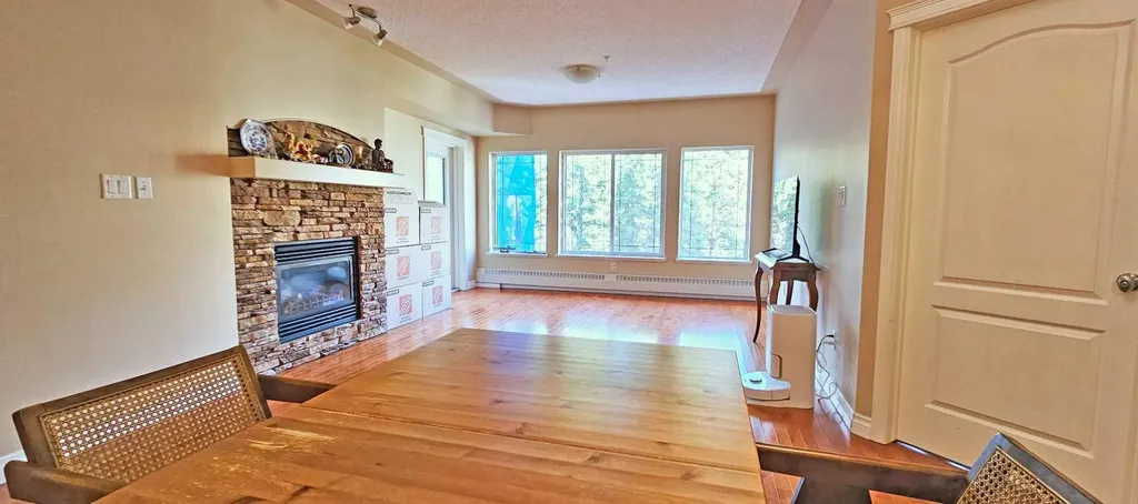 30 Discovery Ridge Close SW Calgary AB T3H 4Y3
