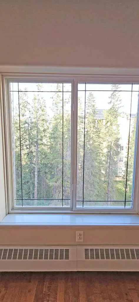 30 Discovery Ridge Close SW Calgary AB T3H 4Y3