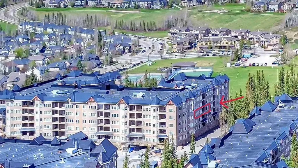 30 Discovery Ridge Close SW Calgary AB T3H 4Y3