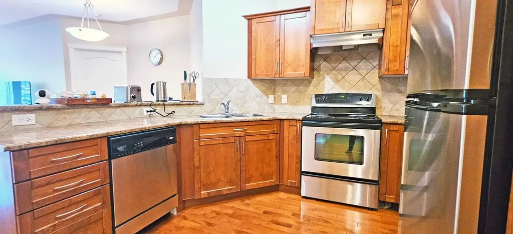 30 Discovery Ridge Close SW Calgary AB T3H 4Y3