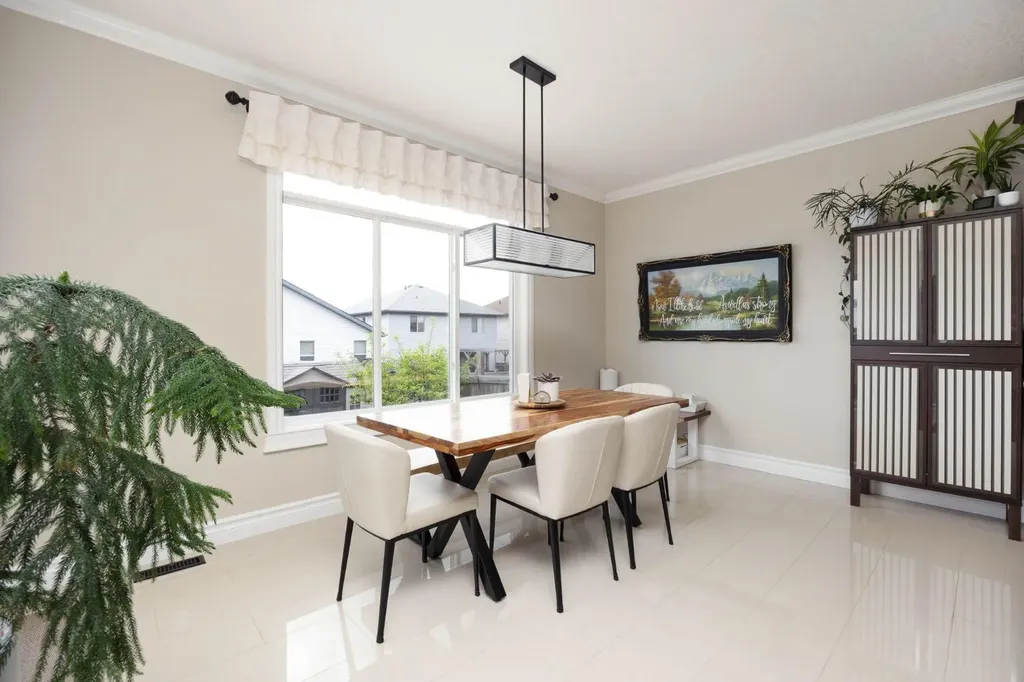 376 Fireweed Crescent Fort Mcmurray AB T9K0J2