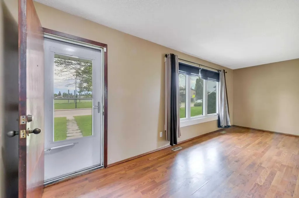 3405 55 Avenue Red Deer AB T4N 5L4