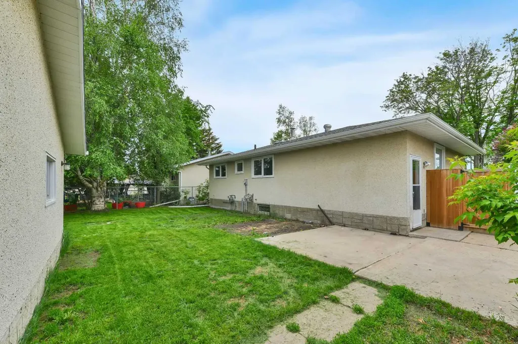 3405 55 Avenue Red Deer AB T4N 5L4
