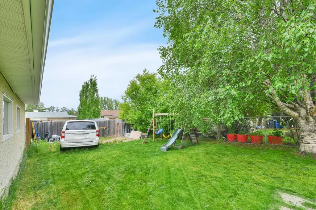 3405 55 Avenue Red Deer AB T4N 5L4