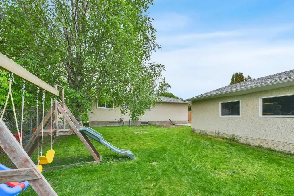3405 55 Avenue Red Deer AB T4N 5L4