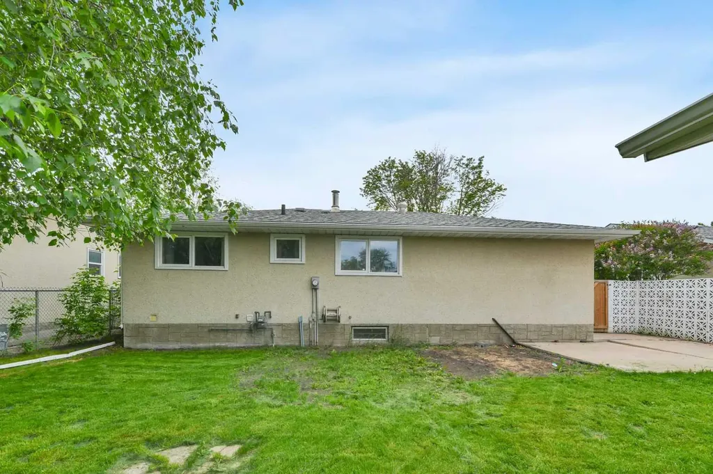 3405 55 Avenue Red Deer AB T4N 5L4