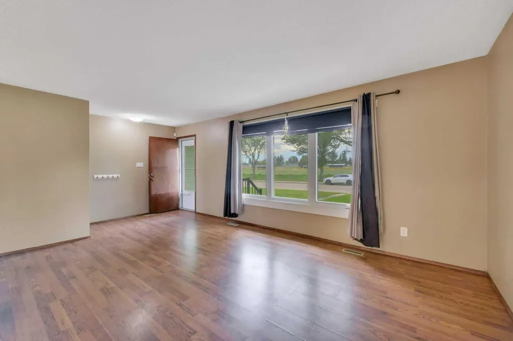 3405 55 Avenue Red Deer AB T4N 5L4