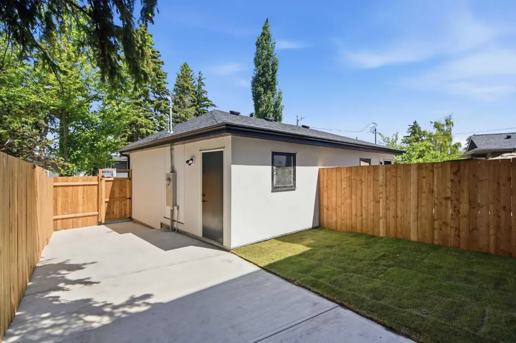 4724 Nordegg Crescent NW Calgary AB T2K 2M5