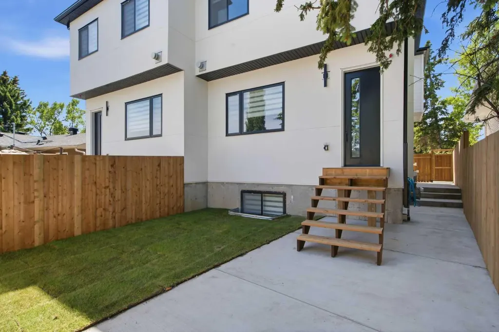 4724 Nordegg Crescent NW Calgary AB T2K 2M5