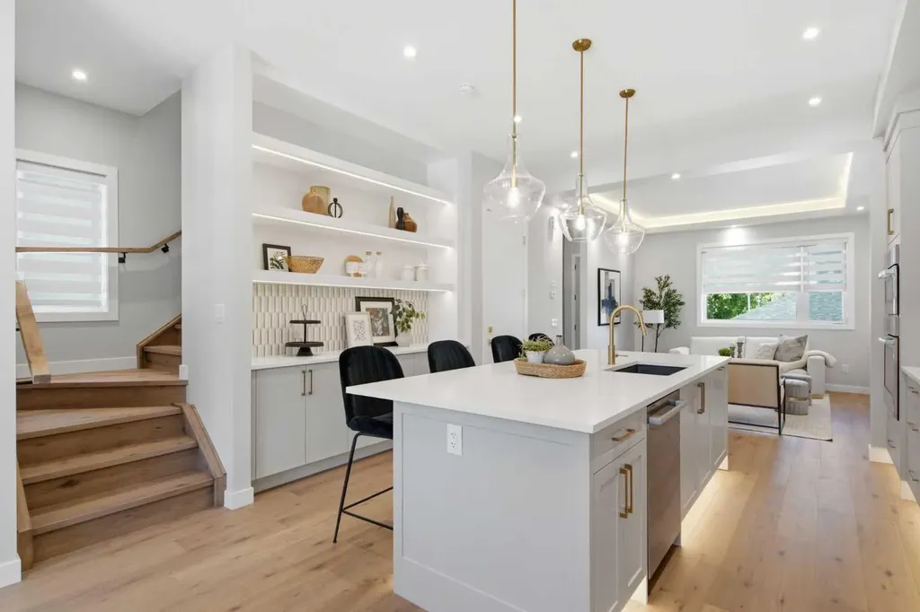 4724 Nordegg Crescent NW Calgary AB T2K 2M5