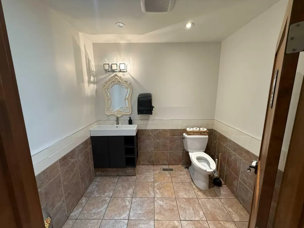 204 7a Street NE Calgary AB T2E 4E8