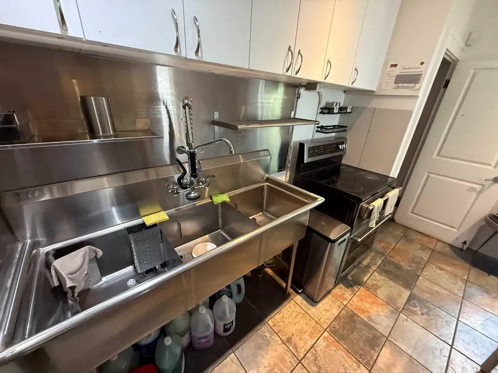 204 7a Street NE Calgary AB T2E 4E8