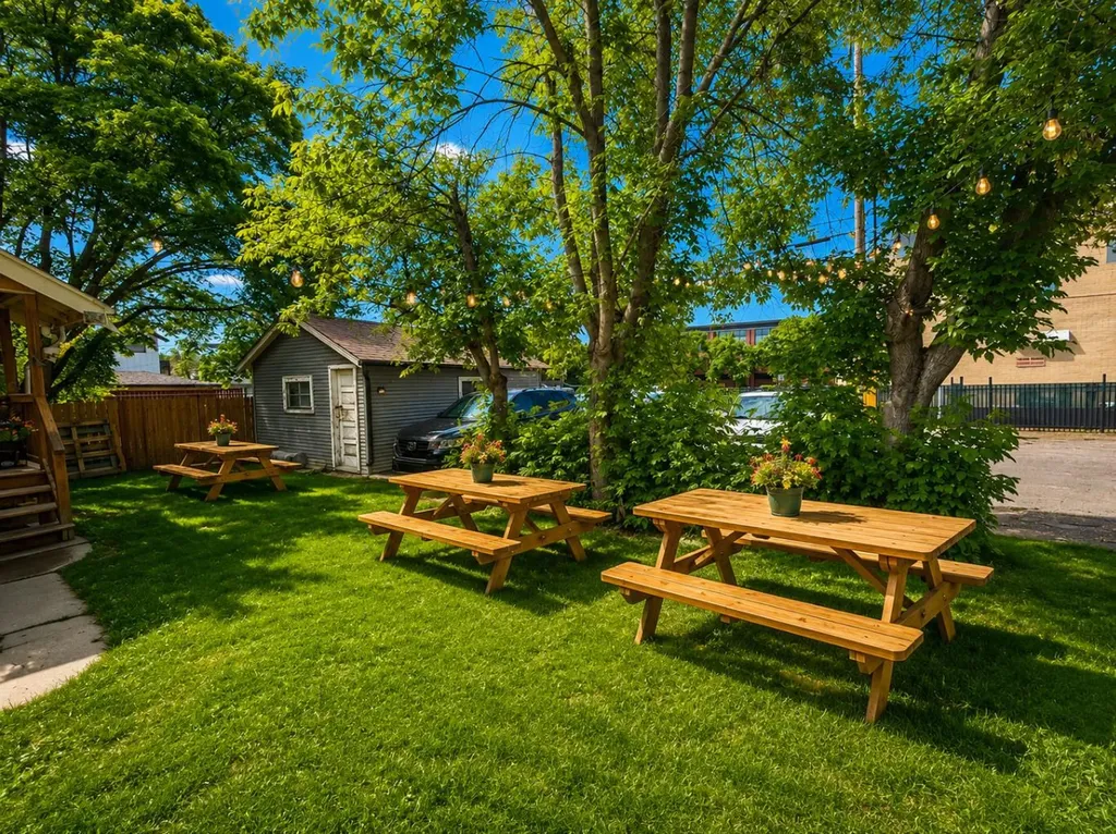204 7a Street NE Calgary AB T2E 4E8