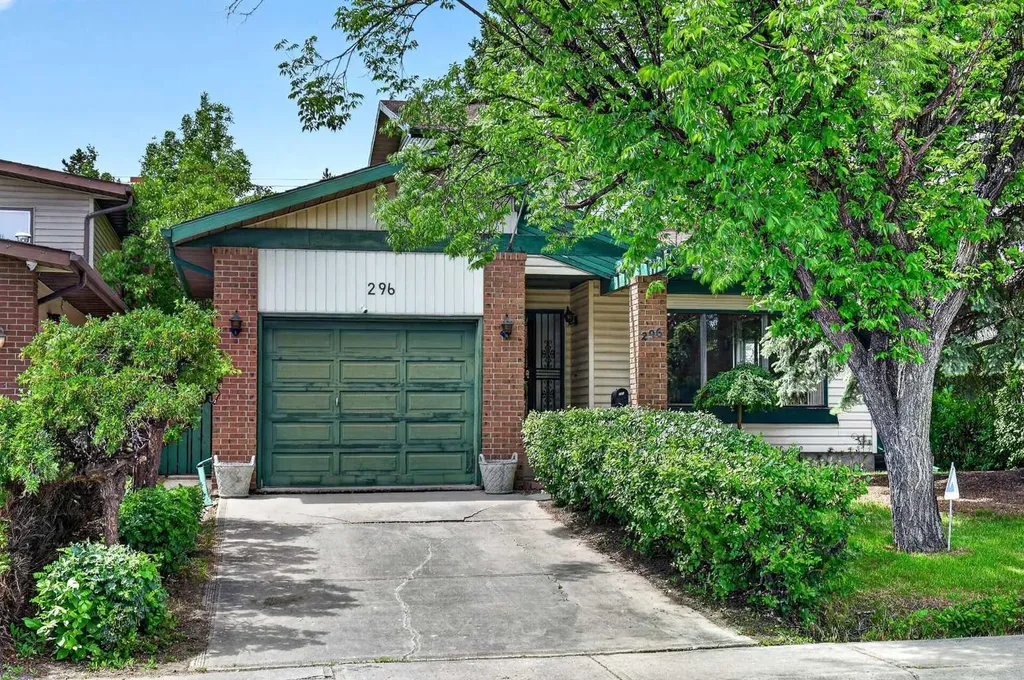 296 Templeton Circle NE Calgary AB T1Y 5R5