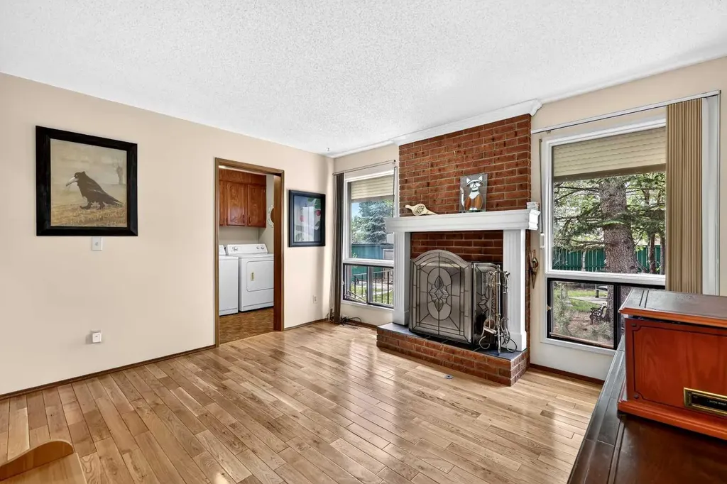 296 Templeton Circle NE Calgary AB T1Y 5R5