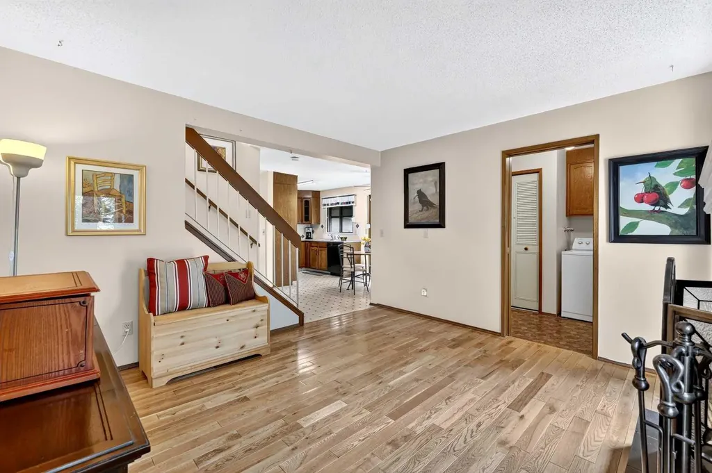 296 Templeton Circle NE Calgary AB T1Y 5R5