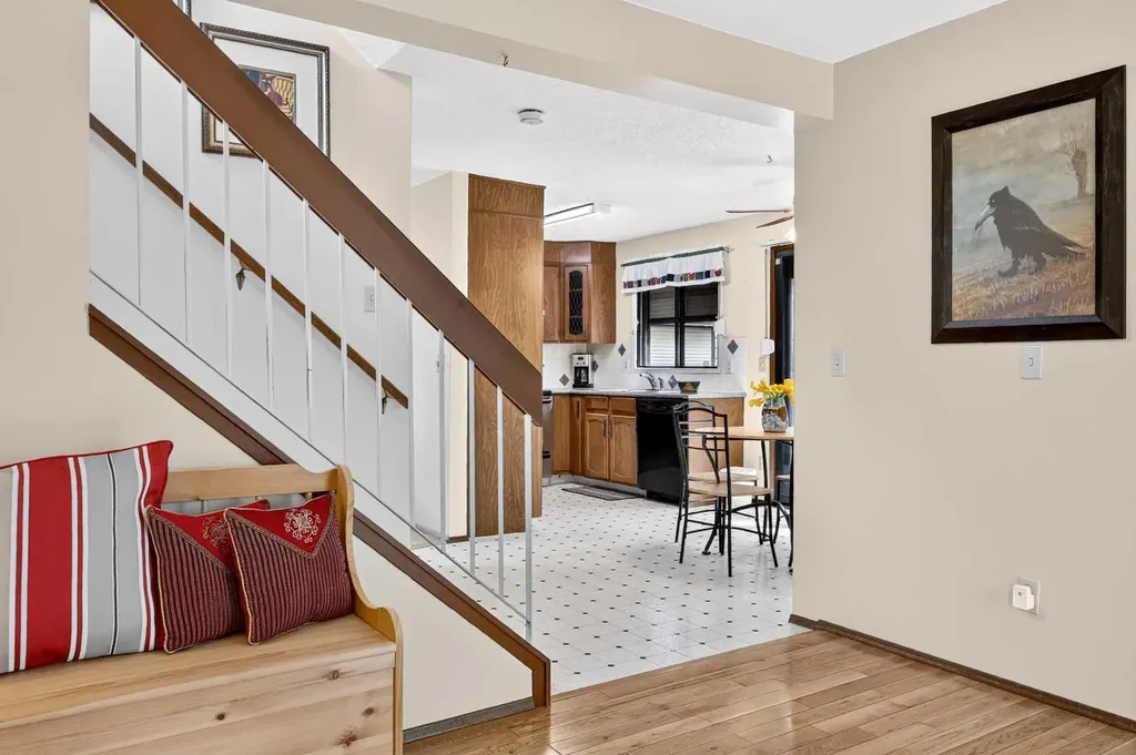 296 Templeton Circle NE Calgary AB T1Y 5R5