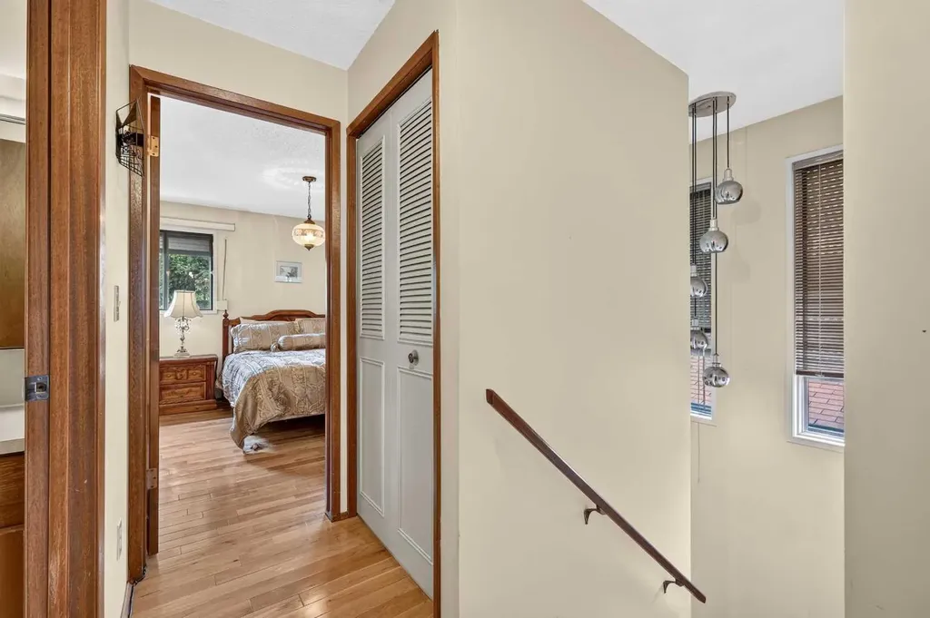 296 Templeton Circle NE Calgary AB T1Y 5R5