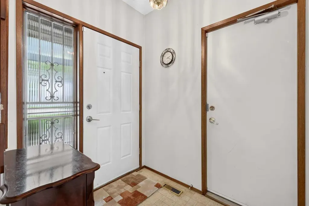 296 Templeton Circle NE Calgary AB T1Y 5R5