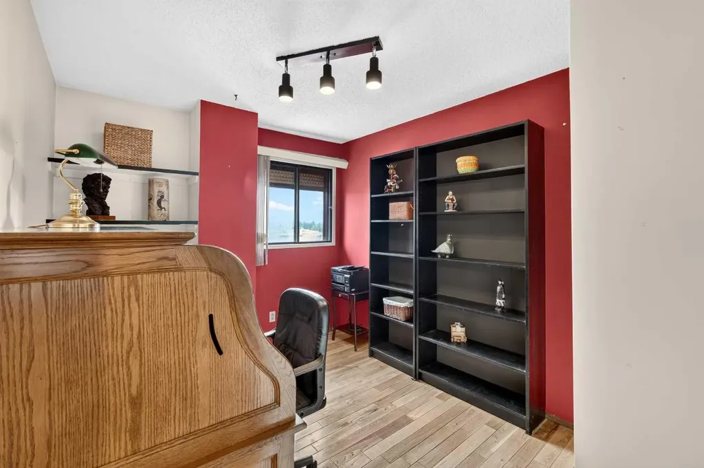 296 Templeton Circle NE Calgary AB T1Y 5R5