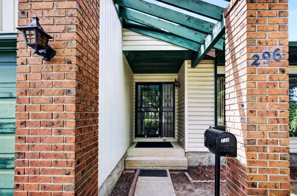 296 Templeton Circle NE Calgary AB T1Y 5R5