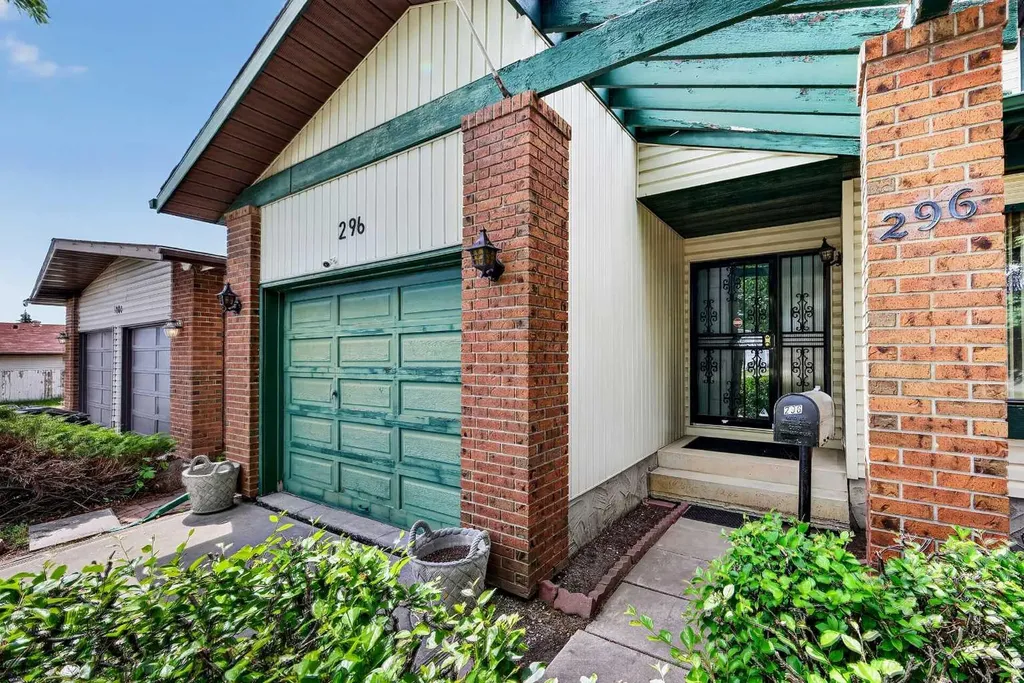 296 Templeton Circle NE Calgary AB T1Y 5R5