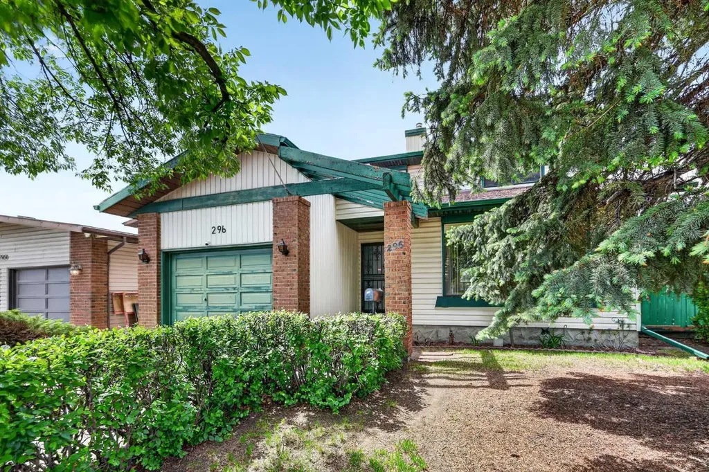 296 Templeton Circle NE Calgary AB T1Y 5R5