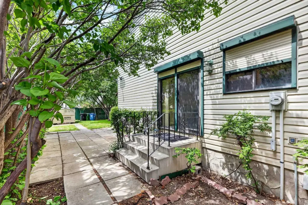 296 Templeton Circle NE Calgary AB T1Y 5R5