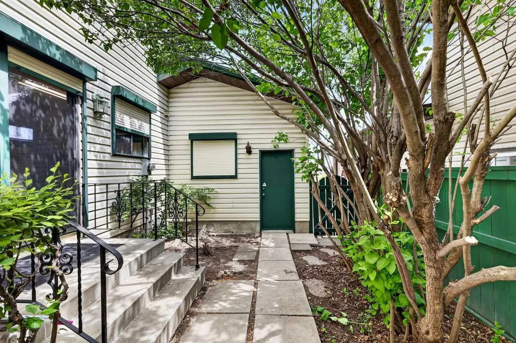 296 Templeton Circle NE Calgary AB T1Y 5R5