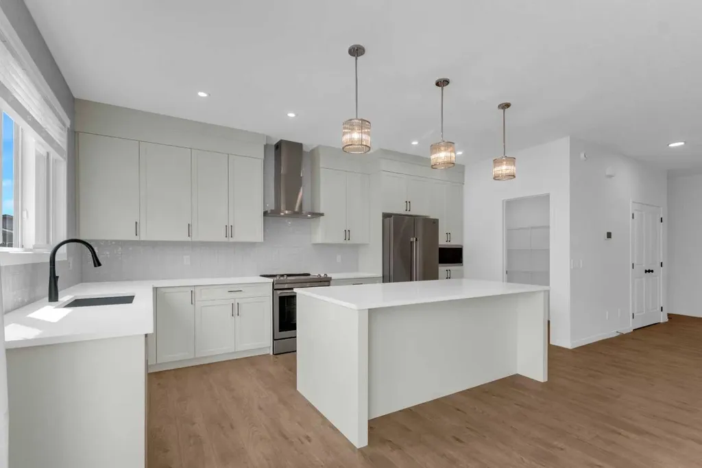 102 Setonstone Manor SE Calgary AB T3M 3G4