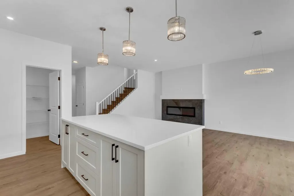 102 Setonstone Manor SE Calgary AB T3M 3G4