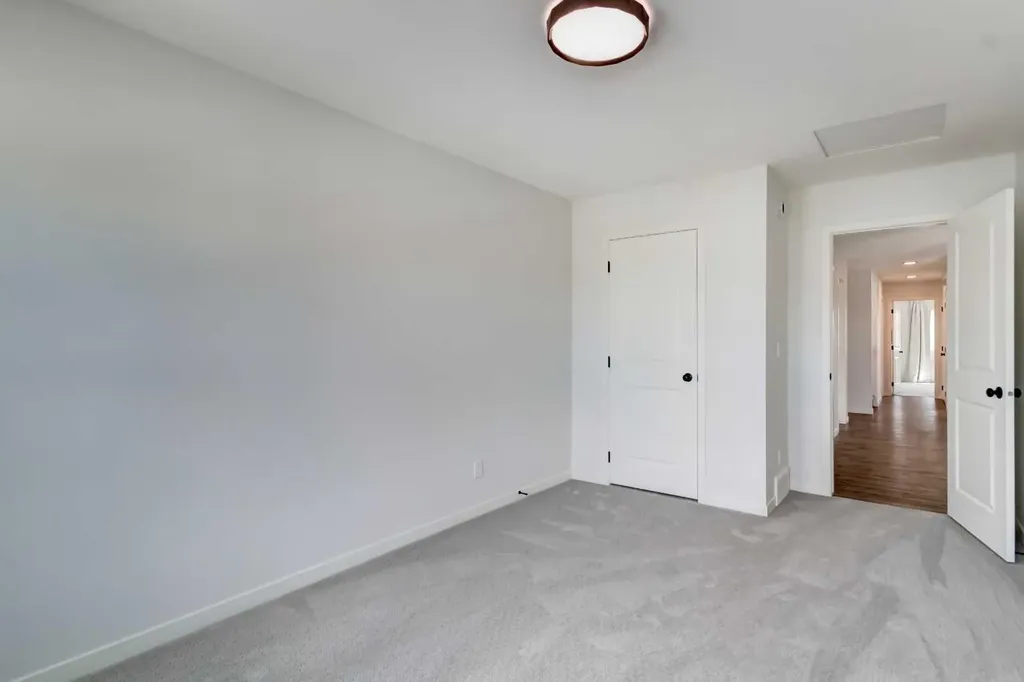 102 Setonstone Manor SE Calgary AB T3M 3G4