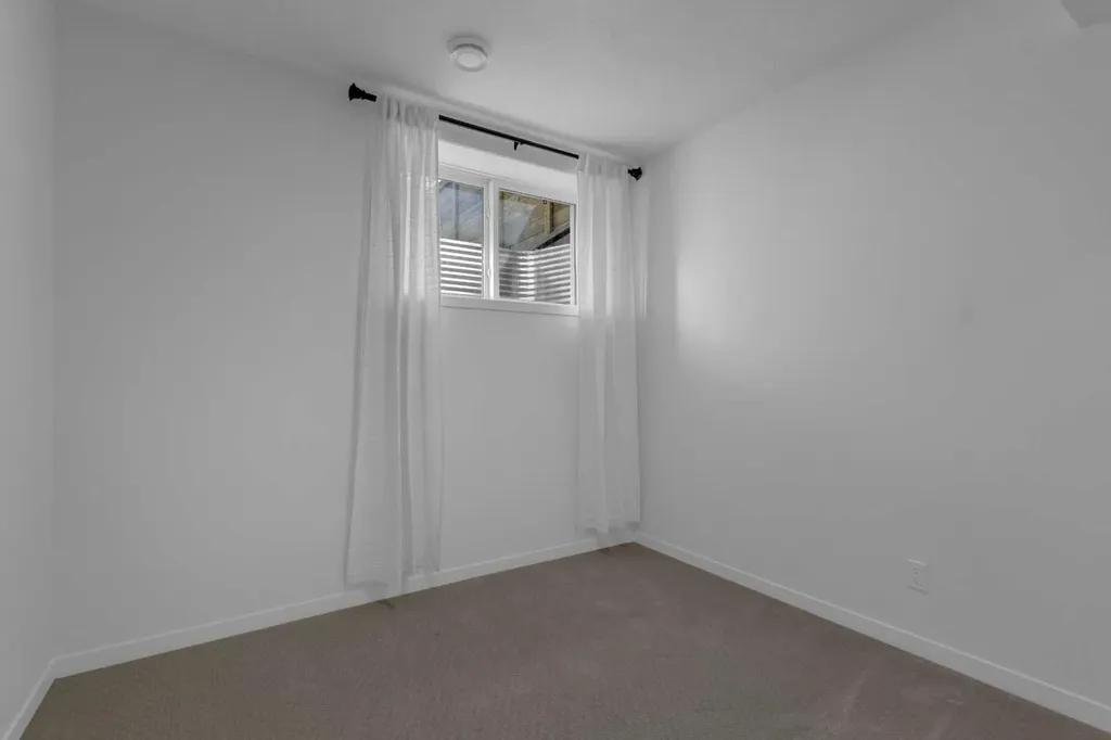 102 Setonstone Manor SE Calgary AB T3M 3G4