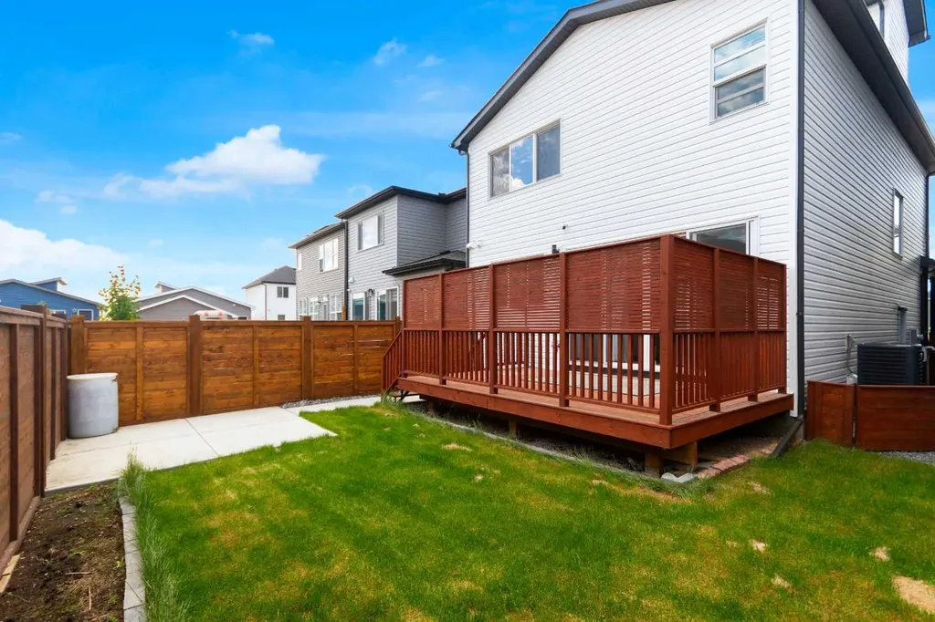 102 Setonstone Manor SE Calgary AB T3M 3G4