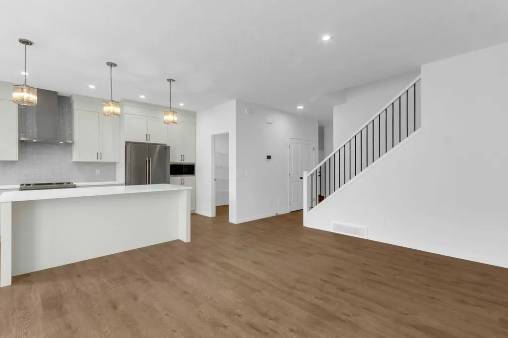 102 Setonstone Manor SE Calgary AB T3M 3G4