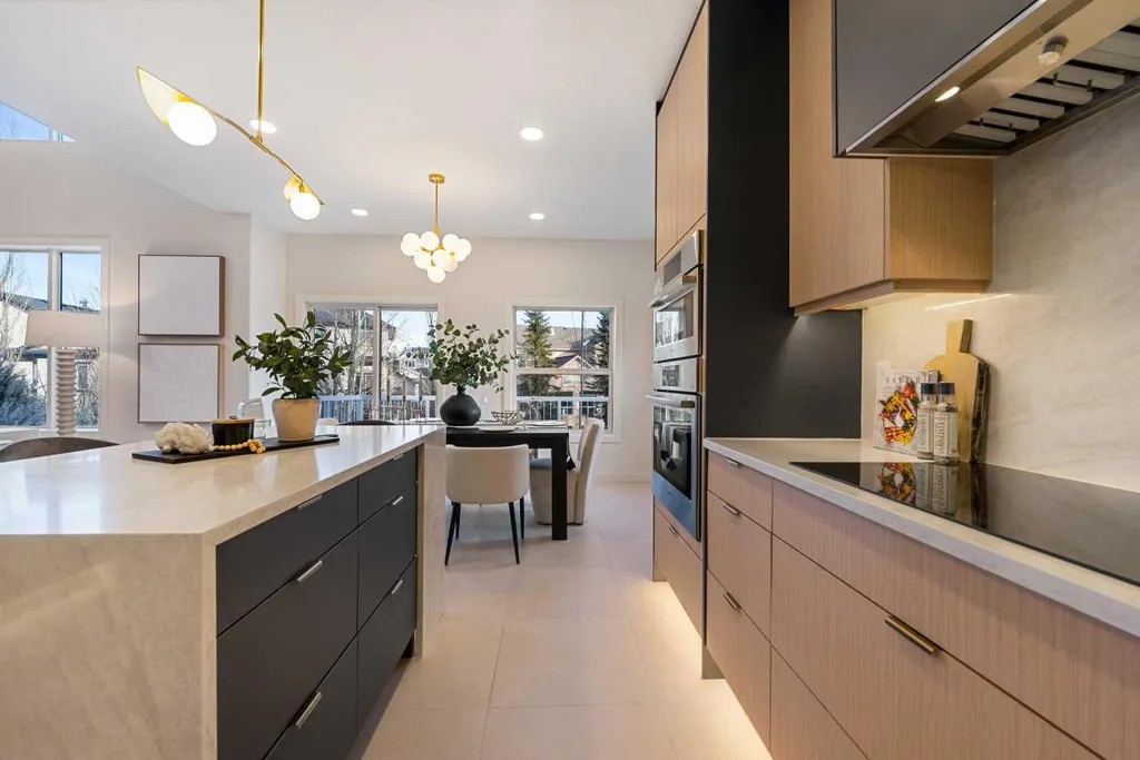 125 Discovery Place SW Calgary AB T3H 4N5
