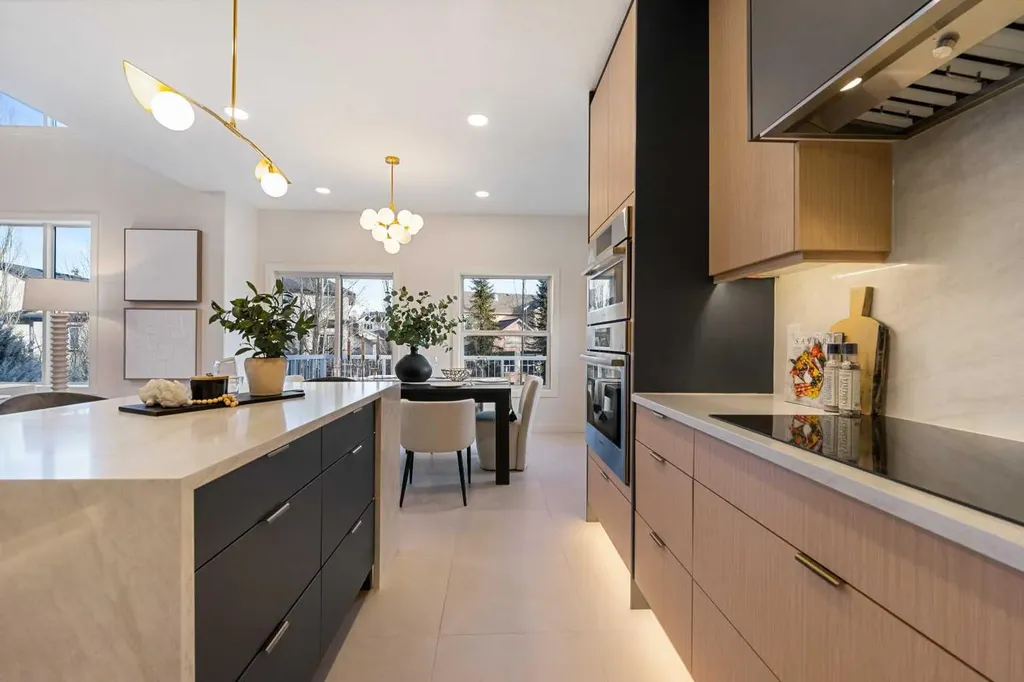 125 Discovery Place SW Calgary AB T3H 4N5