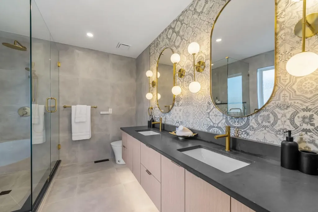 125 Discovery Place SW Calgary AB T3H 4N5