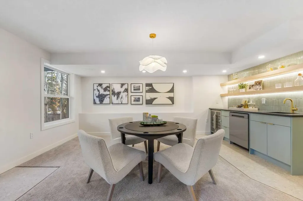 125 Discovery Place SW Calgary AB T3H 4N5