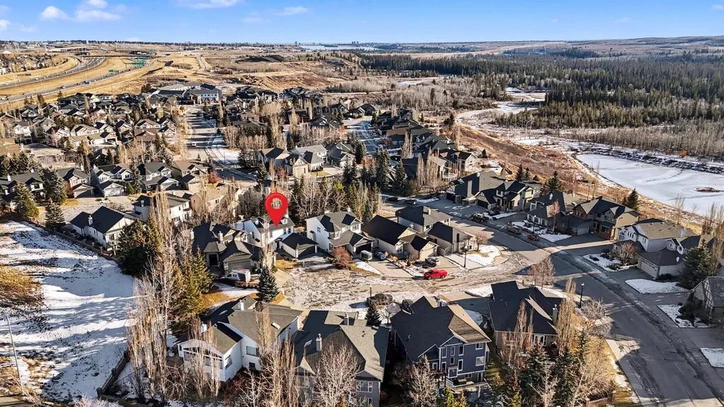 125 Discovery Place SW Calgary AB T3H 4N5