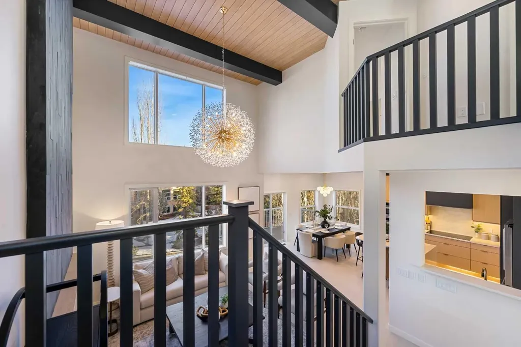 125 Discovery Place SW Calgary AB T3H 4N5
