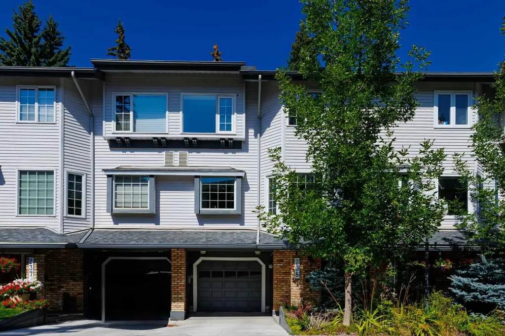 4037 42 Street NW Calgary AB T3A2M9