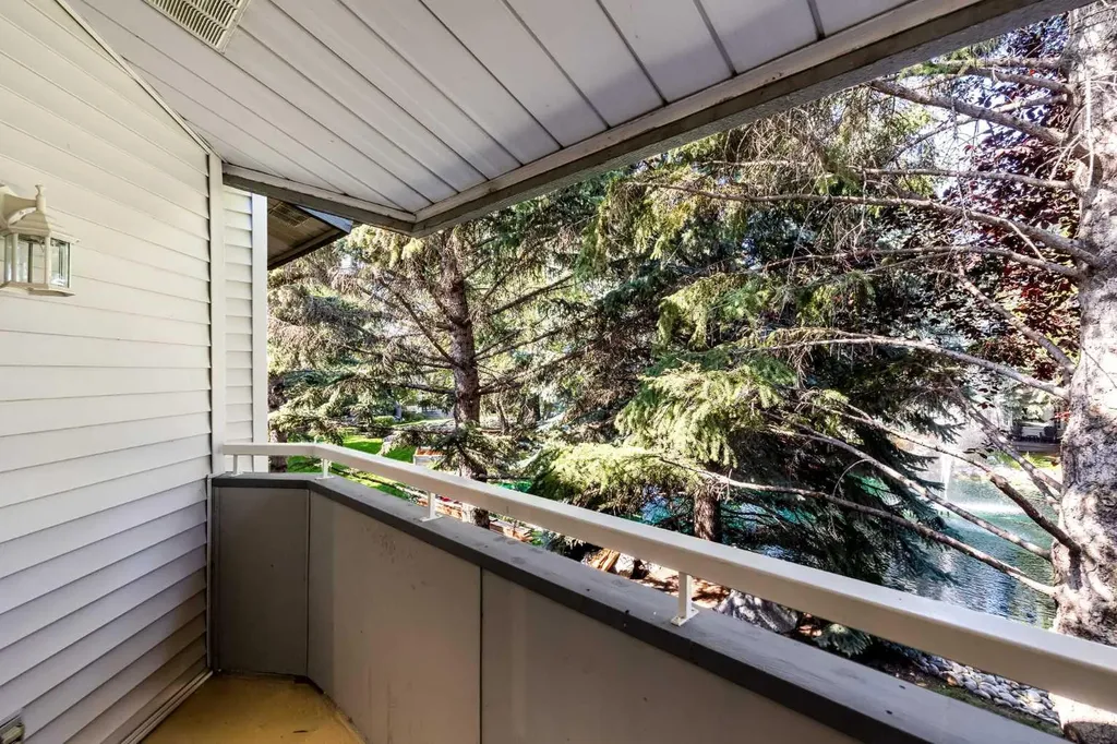 4037 42 Street NW Calgary AB T3A2M9