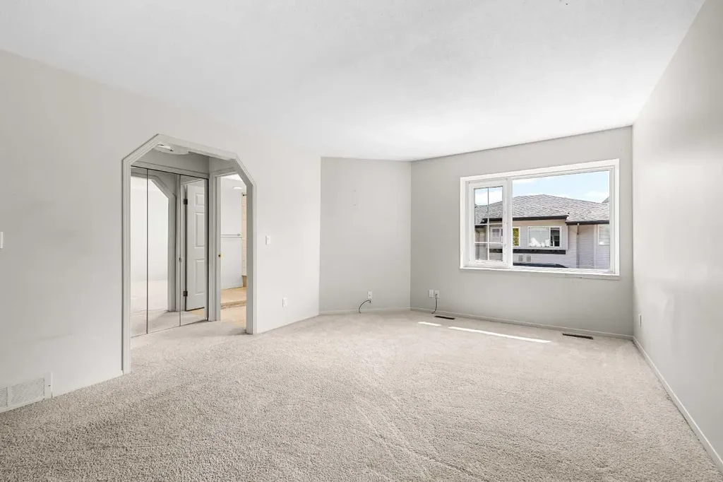 4037 42 Street NW Calgary AB T3A2M9