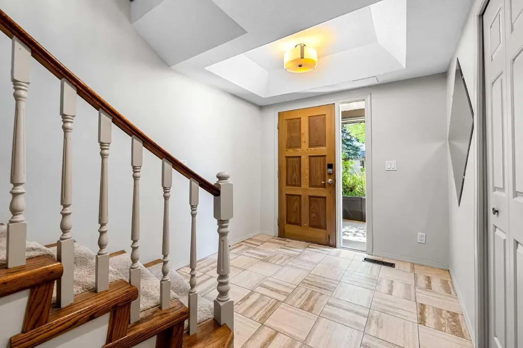 4037 42 Street NW Calgary AB T3A2M9