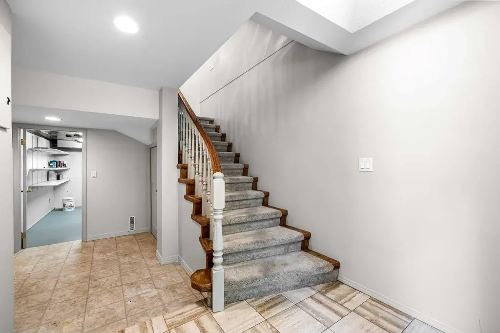 4037 42 Street NW Calgary AB T3A2M9
