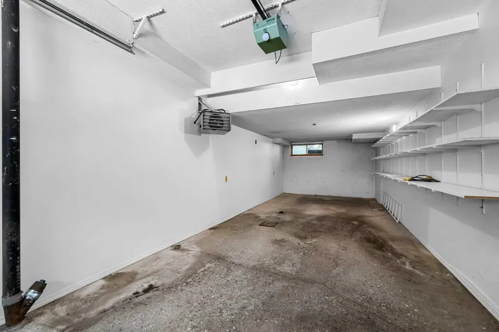 4037 42 Street NW Calgary AB T3A2M9